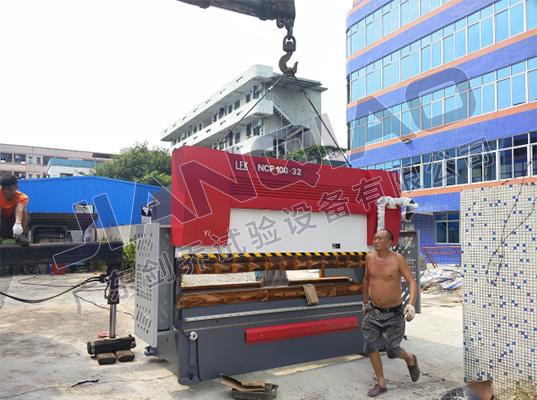 廣東劍喬引進數控折彎機實拍圖